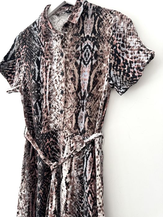 LC Waikiki koszulowa sukienka midi Snake print