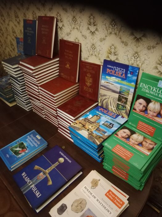 Sprzedam książki,encyklopedie ,płyty,CD,DVD.Gazety Wojenne i inne.