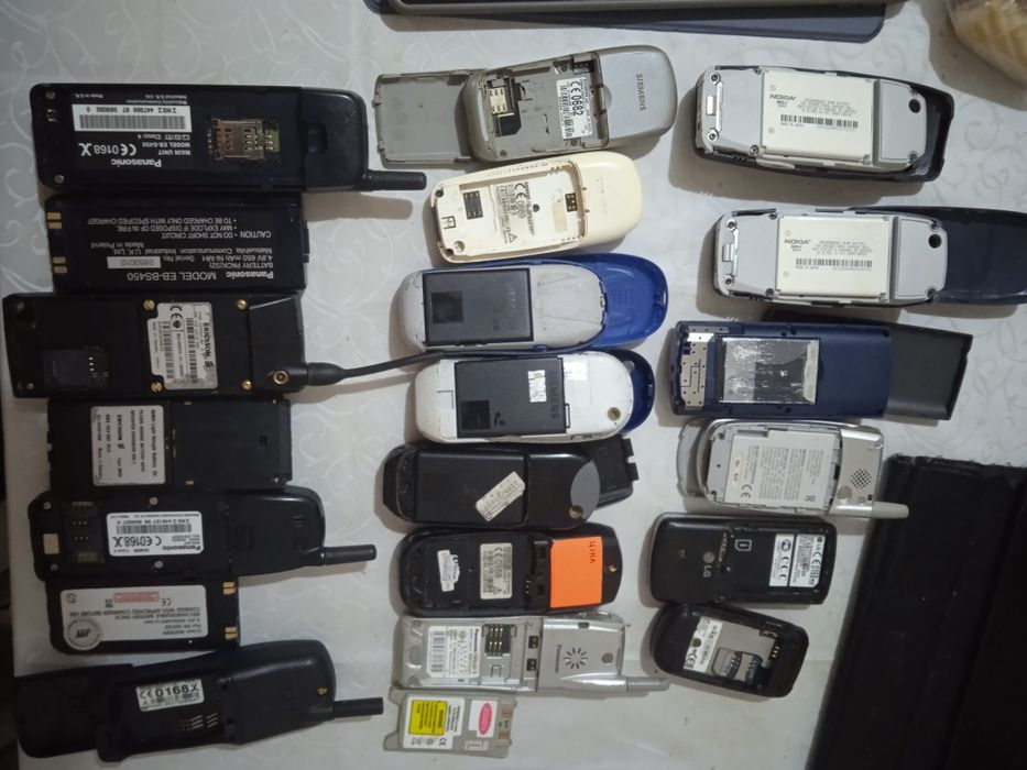 Лот  кнопочних телефонів,лот кнопочных телефонов в ремонт в коллекцию