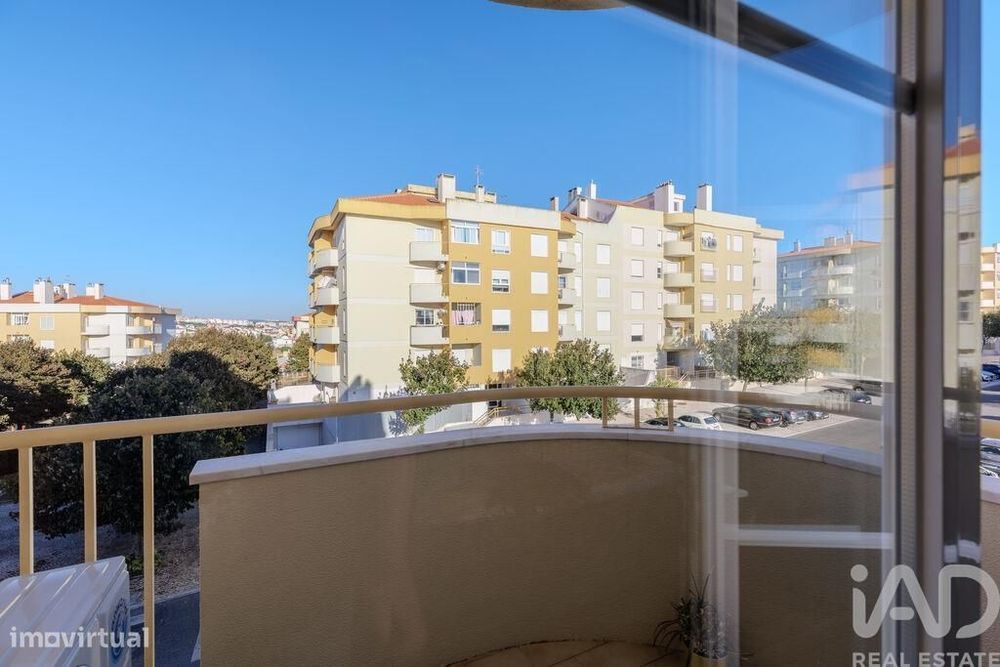 Apartamento T3 em São Domingos de Rana de 104 m2