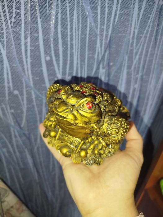 Денежная жаба статуетка
