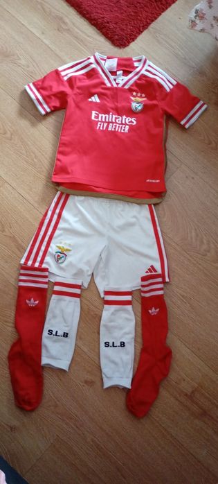 Camisola e calções benfica