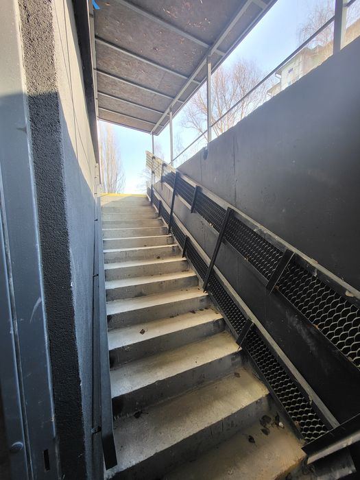 Продам комерцію 60кв