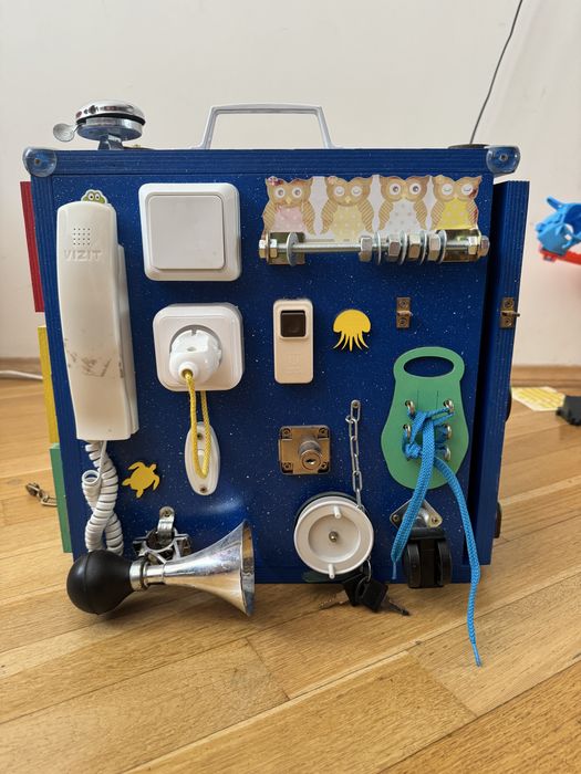 Дитячий розвиваючий  бізікуб