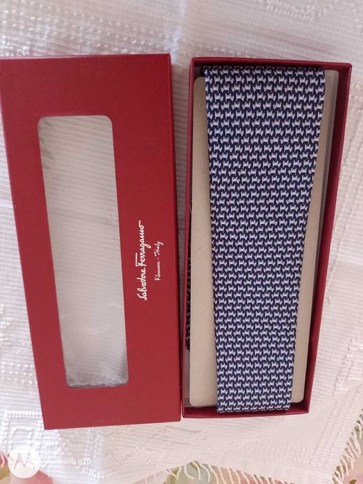 Linda gravata de seda - Salvatore Ferragamo