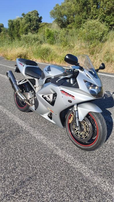 Honda cbr 929  aceito troca por outras motas