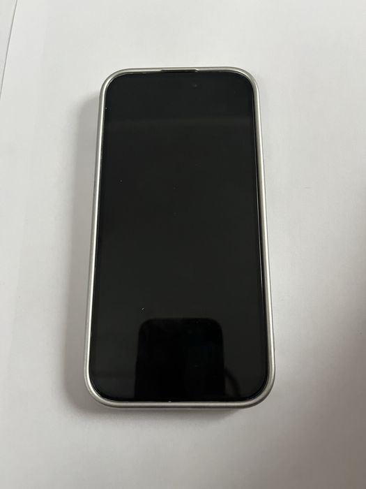чохол сірий для iphone 15, б/у