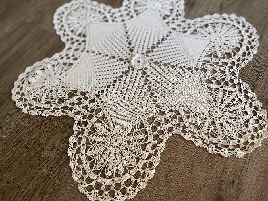 Naperon e barra de crochet