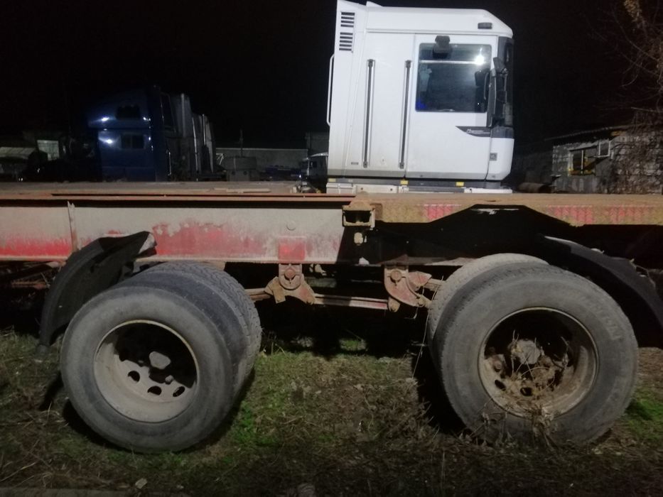 Полуприцеп контейнеровоз