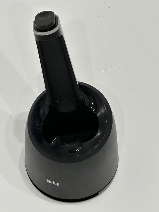Станція очистки і зарядки Braun