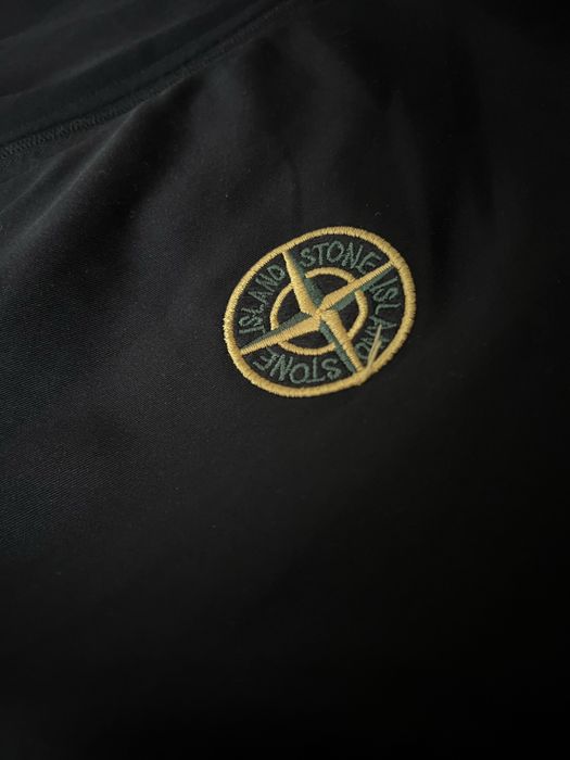 Продам чоловічій костюм stone island