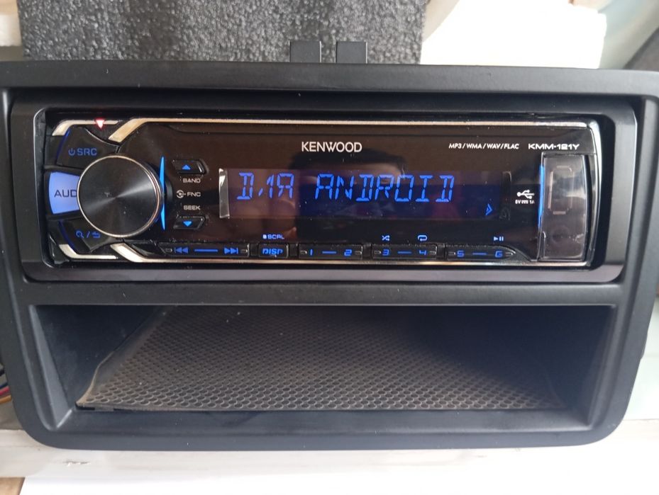 Kenwood KMM-121Y c Bluetooth,FLAC ,RGB.