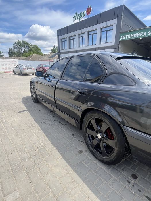 Продаю власну BMW 735 Стан, що вартує кожної гривні.