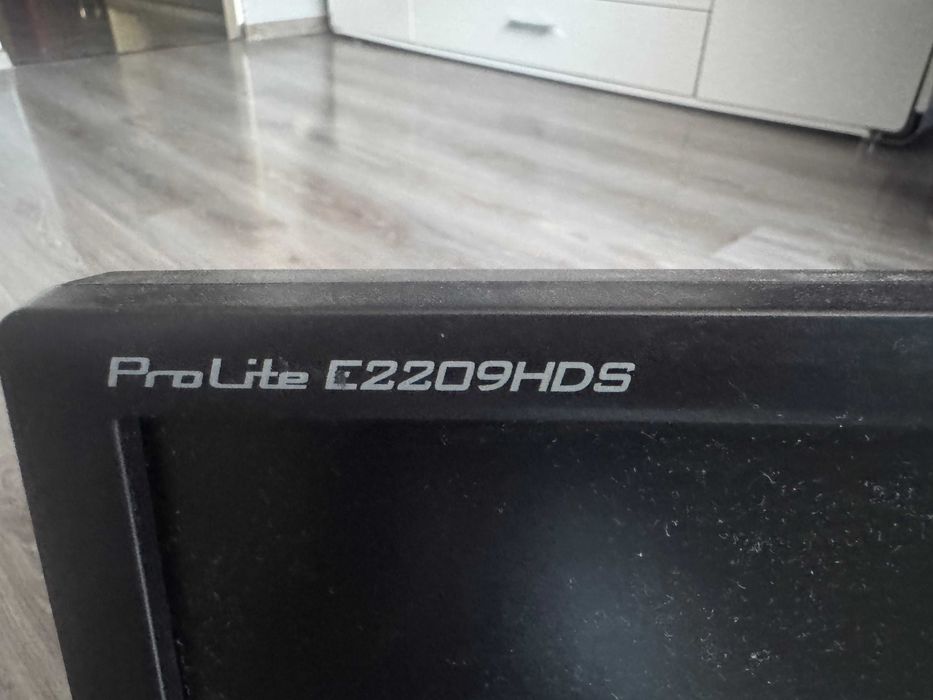 monitor IIyama  22 cale