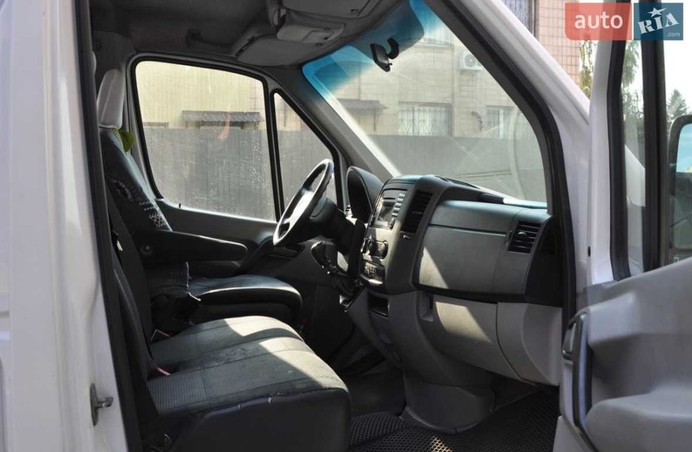 Mercedes-Benz Sprinter 2011