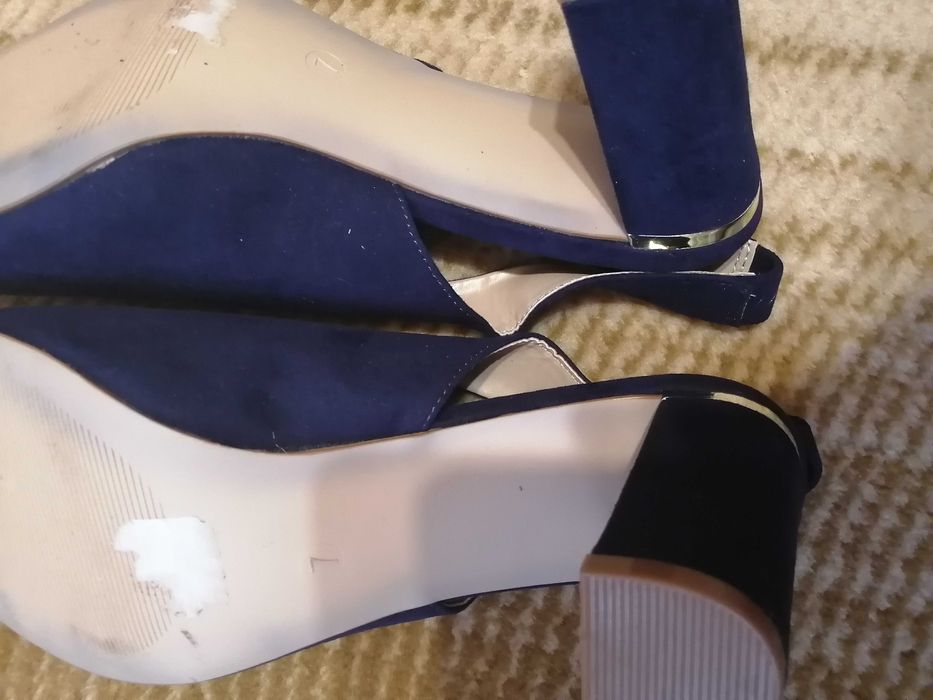 Czółenka Dorothy Perkins 40