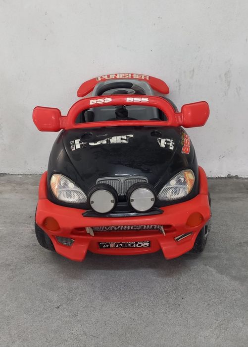 carro eléctrico de criança