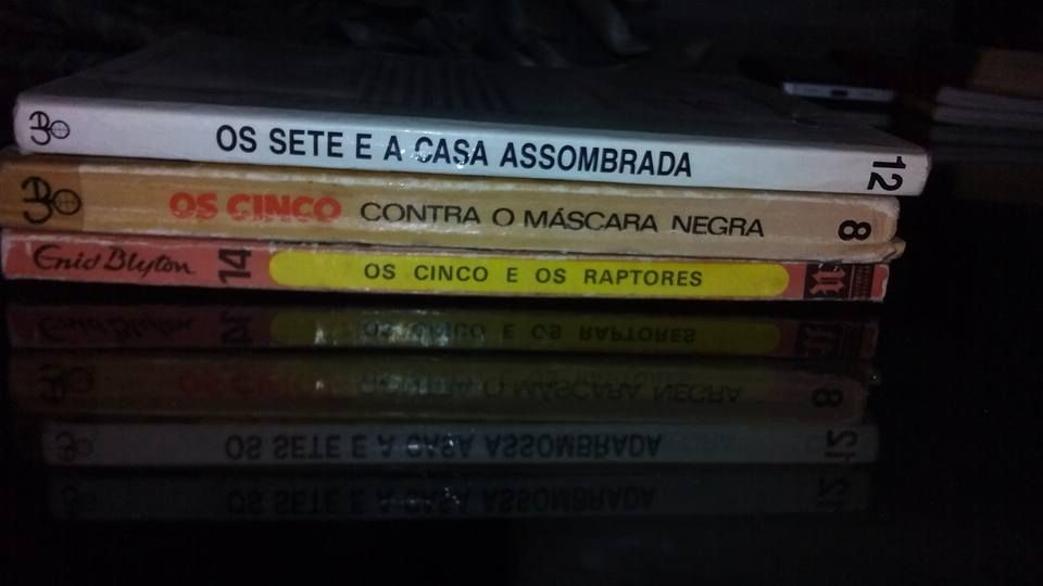 3 livros antigos de Enid Blyton: 2 livros OS CINCO e 1 livro OS SETE