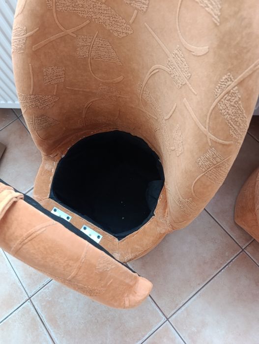 2 pufy z oparciem i schowkiem-stan dobry