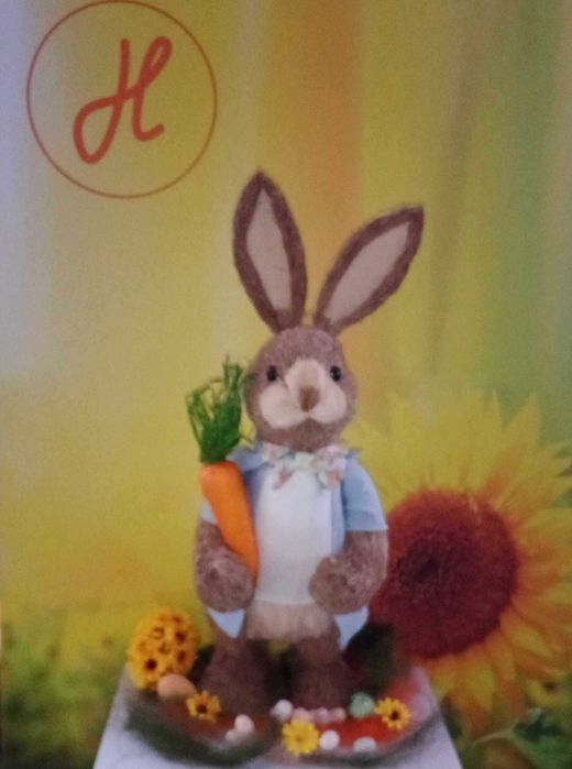 Zając Wielkanocny ,Dekoracja--królik ze słomy