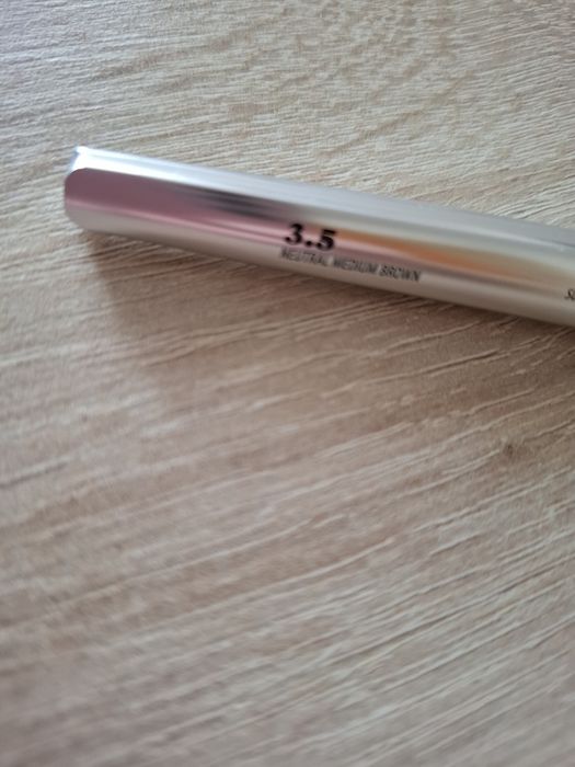 Benefit Mighty Fine Brow Pen - precyzyjny pisak do brwi