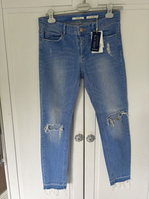 Stradivarius jeansy wysoki stan postrzepione vintage z dziurami rurki