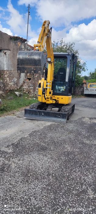 Komatsu MR26 Semi nova