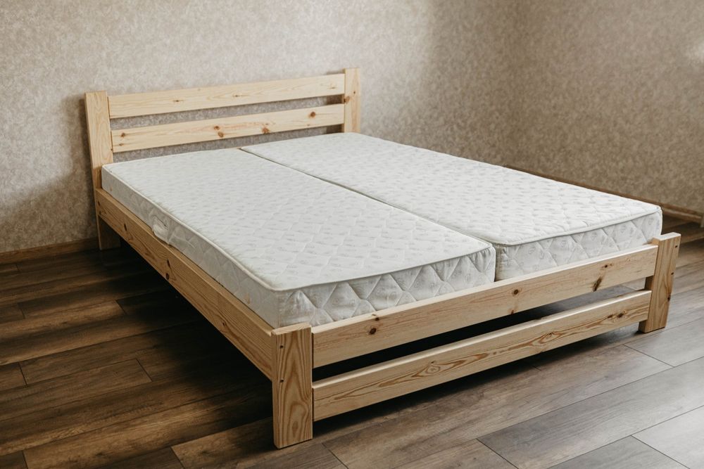 Ліжко дерев'янне, ліжко з дерева ,прозорий лак з цільного дерева, без