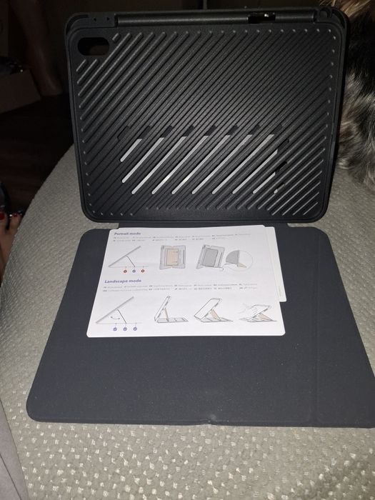 Nowe etui na tablet czarne