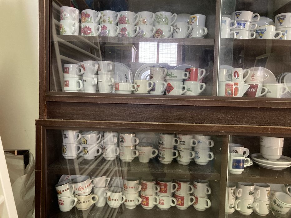 Coleccao de chavenas de cafe - 2000