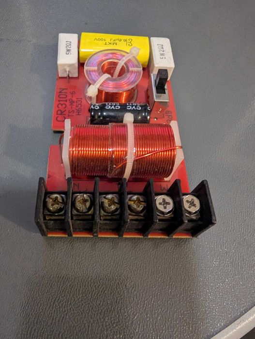 Плати кроссовера