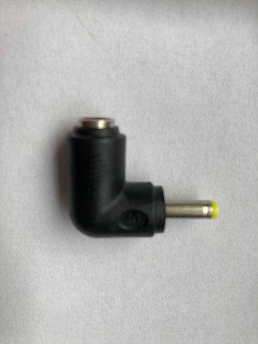 Przejściówka (D7) kątowa 5,5x2,1 / 4x1,7 mm