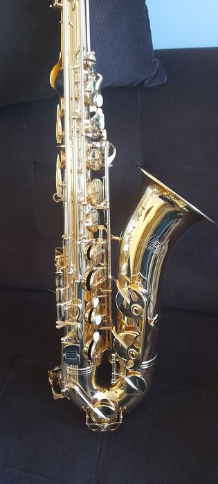 Saksofon tenorowy kpl ustnik  futerał