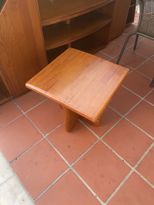 Mesa de apoio em pinho mel