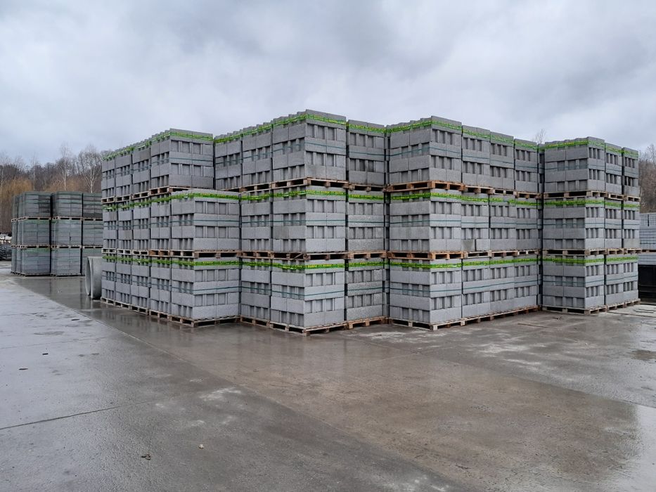 Pustaki szalunkowy  murarski bloczek betonowy  fundamentowy szolunek