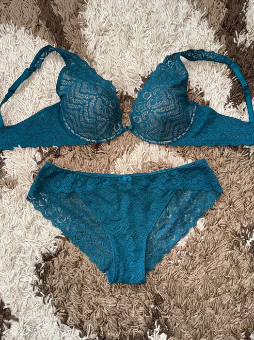 Кружевний комплект білизни