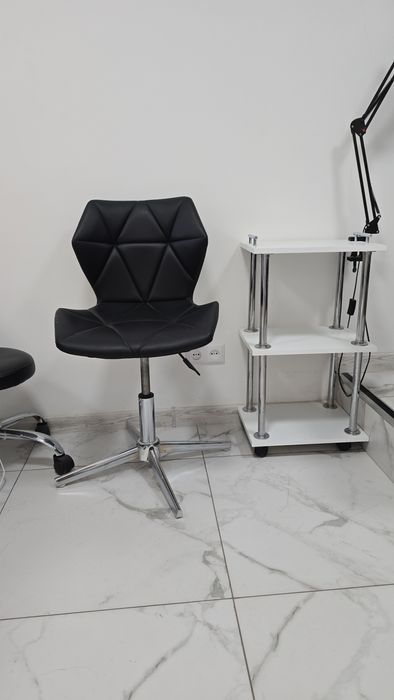 Продам мебель для салону краси