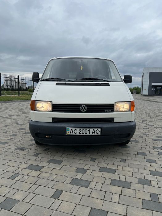 Автомобіль VW TRANSPORTER
