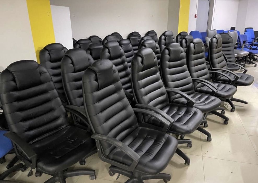 РОЗПРОДАЖ столи письмові офісні кутові компʼютерні