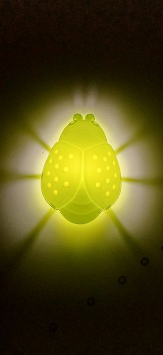 Candeeiro Ikea parede Joaninha