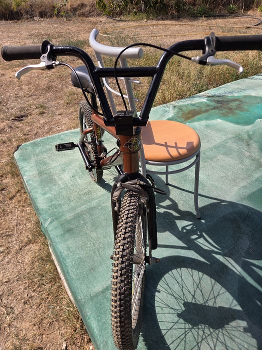 Vende se Bicicleta BMX