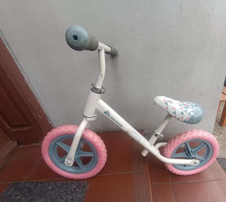 Rowerek biegowy dla dziewczynki