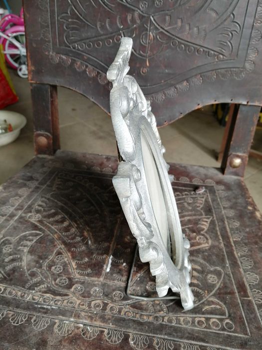 moldura antiga em metal
