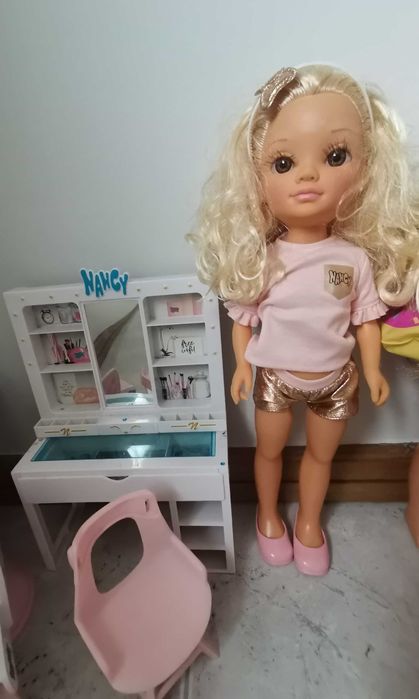 Conjunto de 4 bonecas NANCY e acessórios
