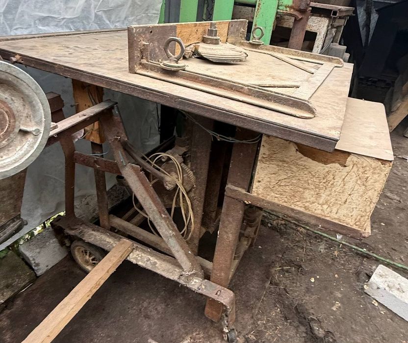 Фрезерный станок по дереву