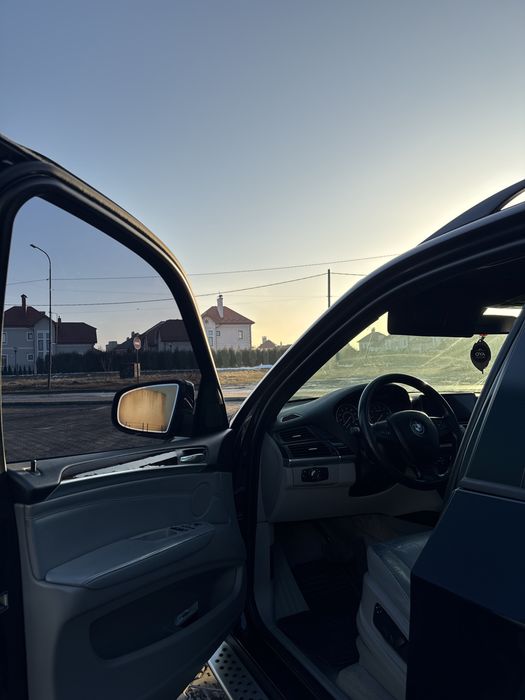 Продам BMW E70.