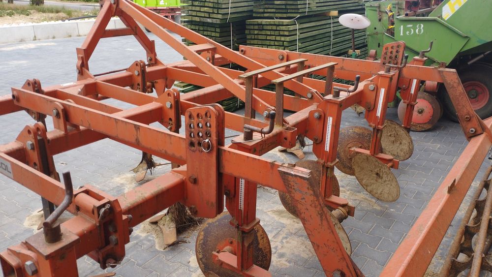 Gruber, agregat ścierniskowy Razol