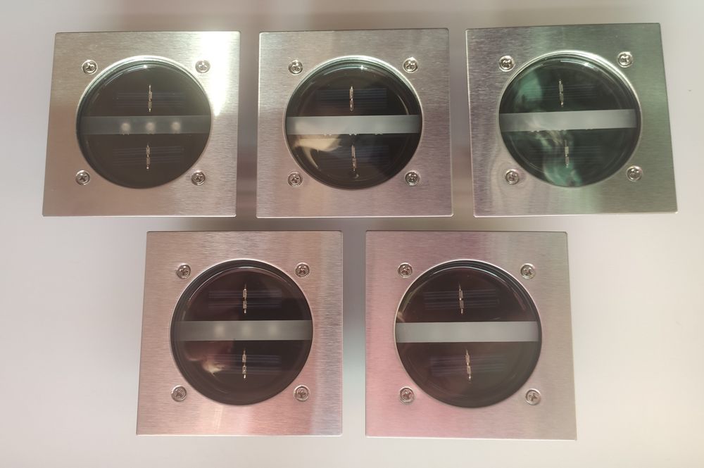 Вуличний світильник на сонячних батареях