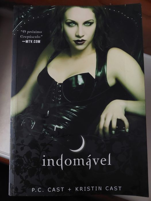 Livros saga "Casa da Noite"
