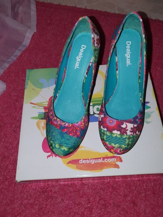 Sapatos DESIGUAL